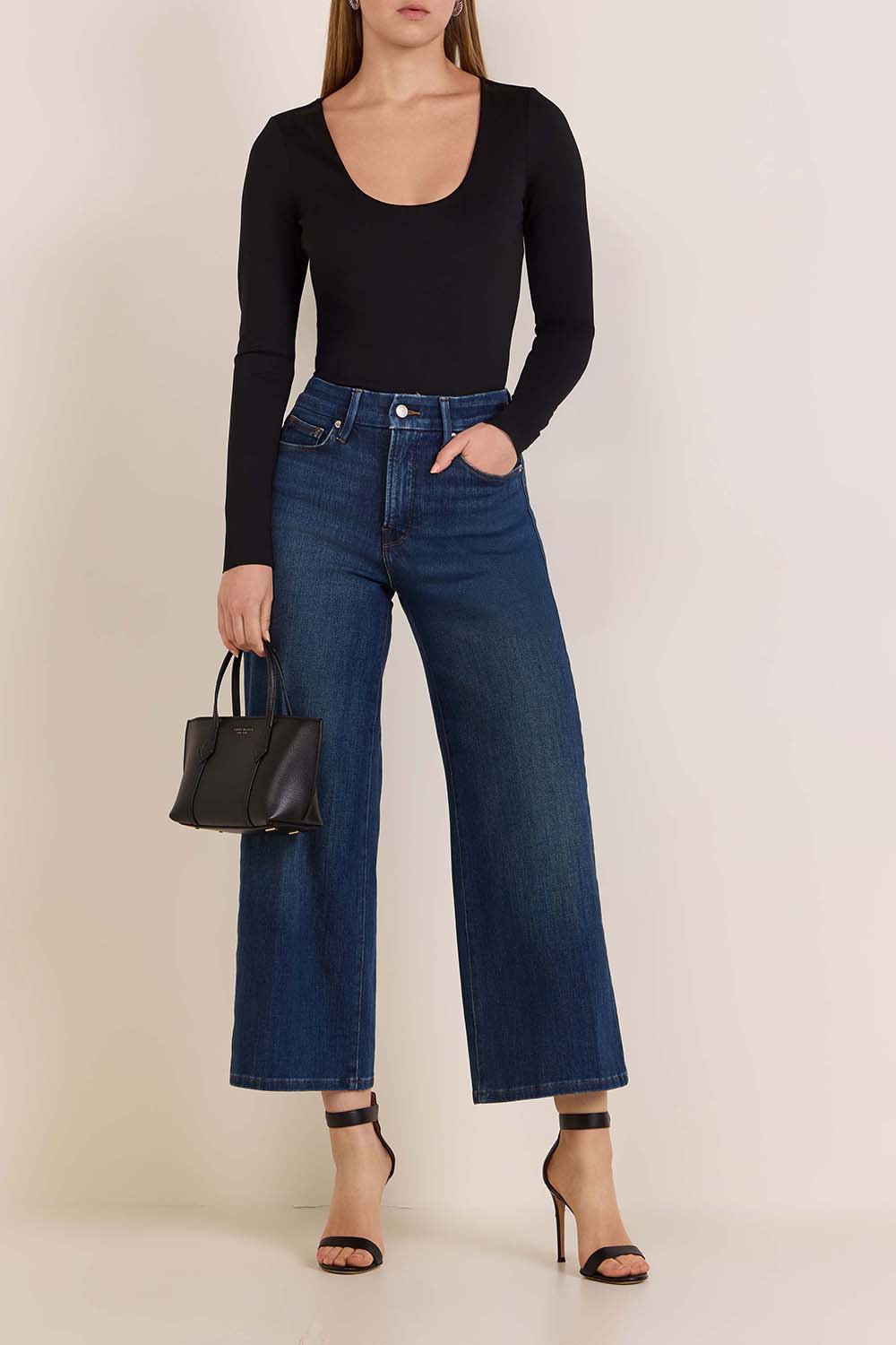 בגד גוף עם צווארון מעוגל